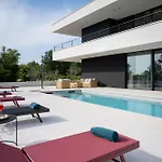 She Luxury By Istrialux Villa