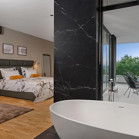She Luxury By Istrialux Villa *